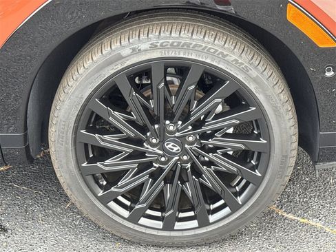 Used 2024 Hyundai Santa Fe Calligraphy image 12