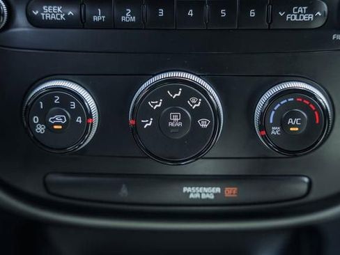 Used 2015 Kia Soul image 19