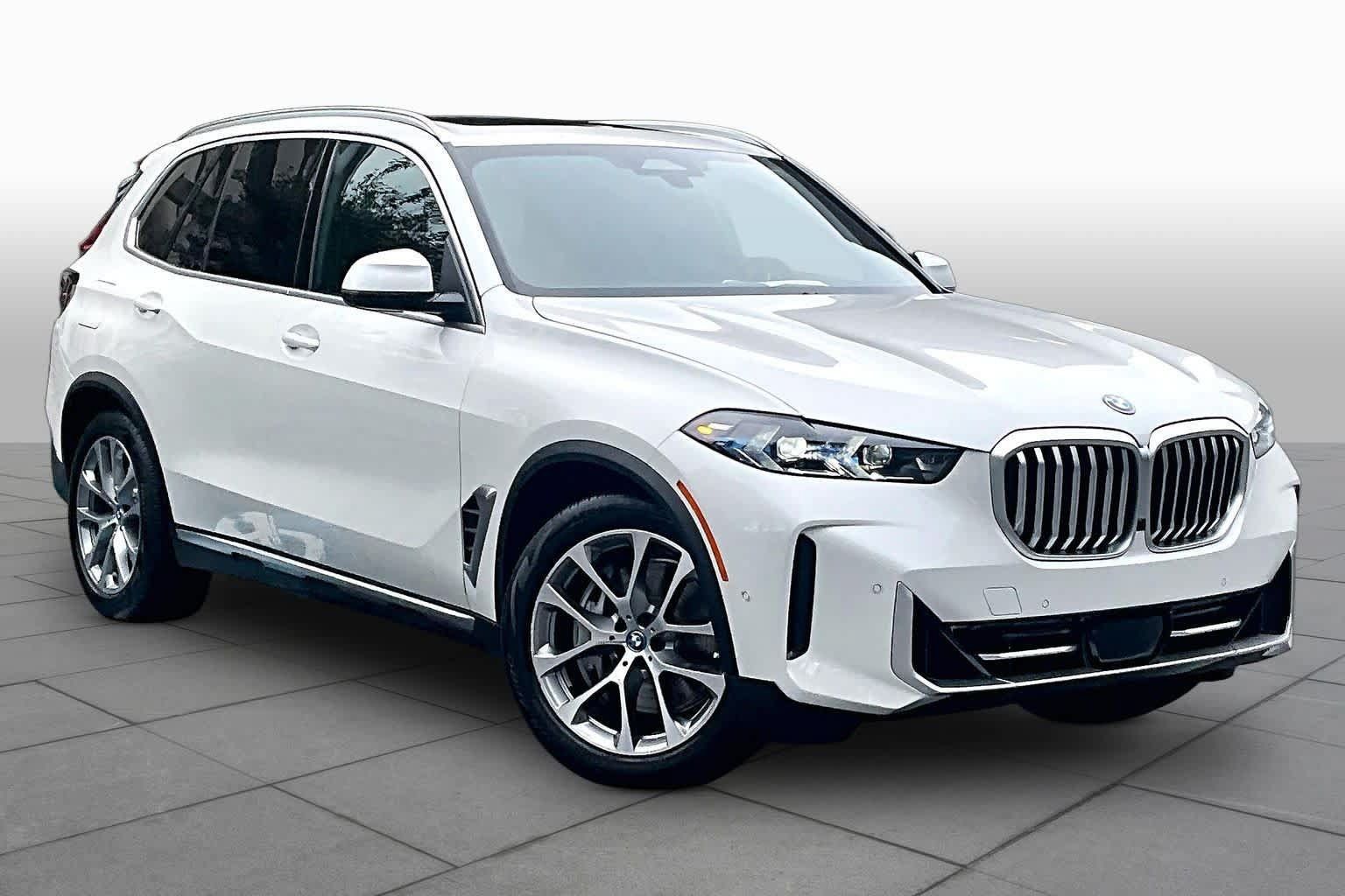 Used 2025 BMW X5 xDrive50e w/ Executive Package AWD/4WD image 3