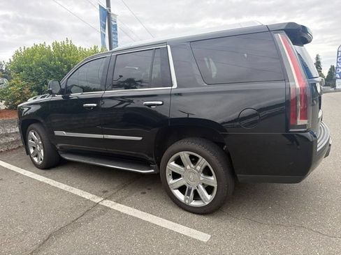 Used 2020 Cadillac Escalade Luxury AWD/4WD image 3