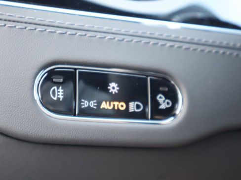 Used 2024 Bentley Continental GT V8 image 24