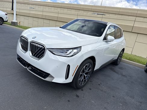 Certified 2026 BMW X3 xDrive30 w/ Convenience Package AWD/4WD image 2