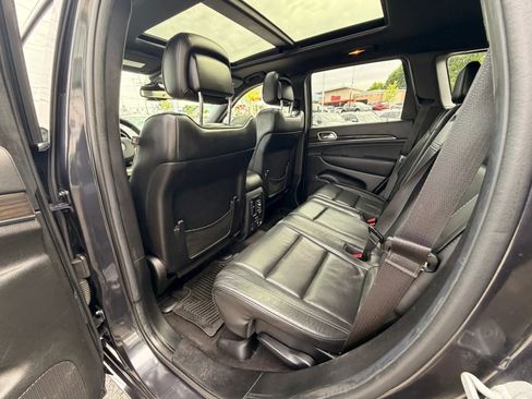 Used 2014 Jeep Grand Cherokee Overland AWD/4WD image 19