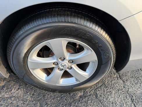 Used 2012 Toyota Sienna LE image 25