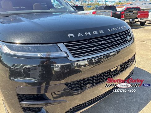 Used 2023 Land Rover Range Rover Sport SE image 3