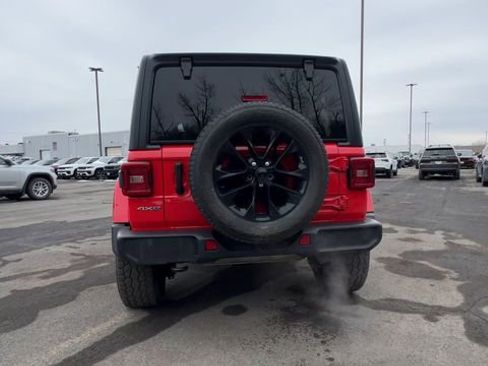 Used 2021 Jeep Wrangler Unlimited Sahara w/ Cold Weather Group image 7