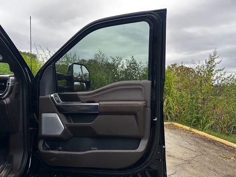 New 2025 Ford F250 King Ranch w/ Chrome Package image 44