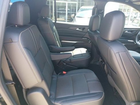 Certified 2024 Chevrolet Traverse RS image 20