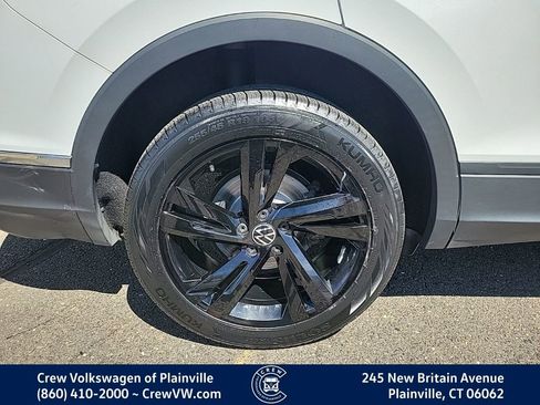 Certified 2023 Volkswagen Tiguan SE w/ Panoramic Sunroof Package image 19