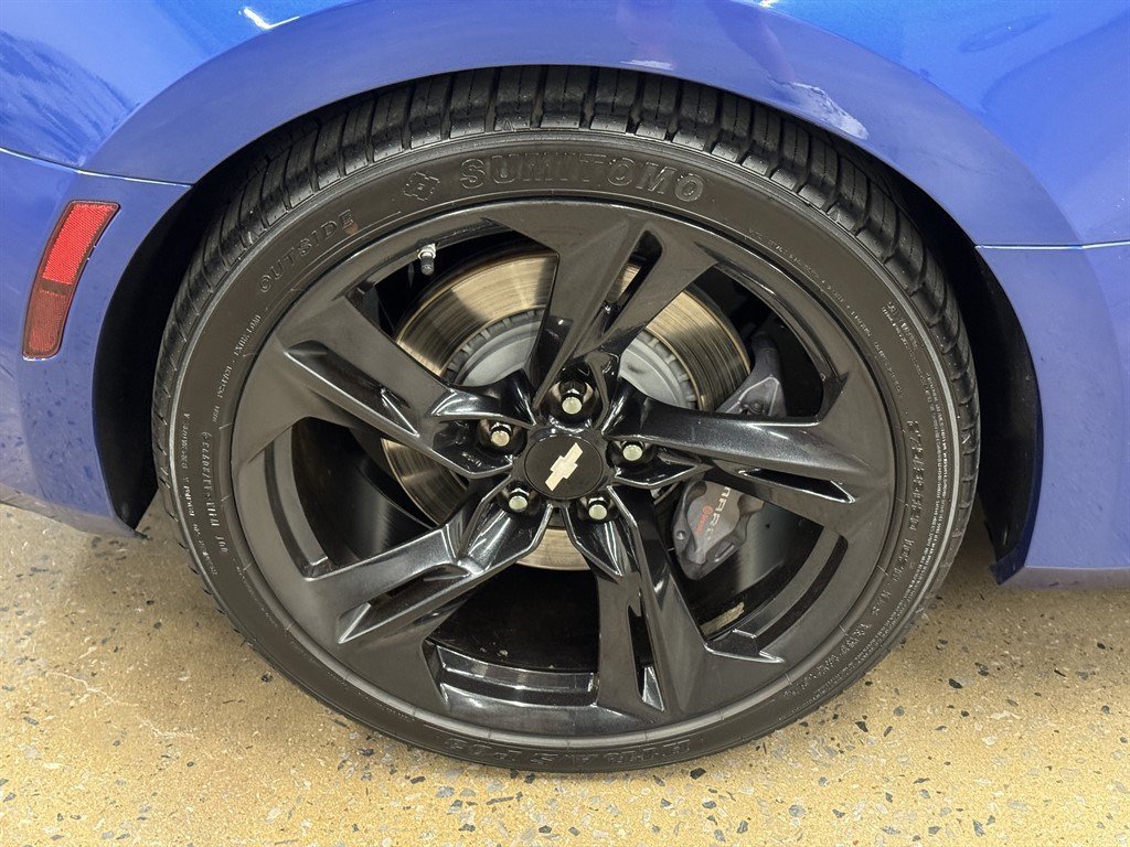 Used 2019 Chevrolet Camaro SS RWD image 18