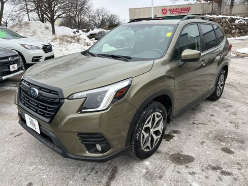 Certified 2022 Subaru Forester Premium image 3
