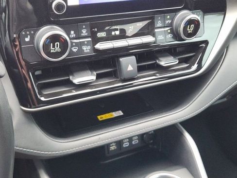 Used 2023 Toyota Highlander XLE image 20