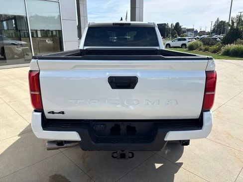 Used 2025 Toyota Tacoma TRD Sport AWD/4WD image 6