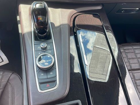 Used 2021 Cadillac Escalade Premium Luxury Platinum AWD/4WD image 33