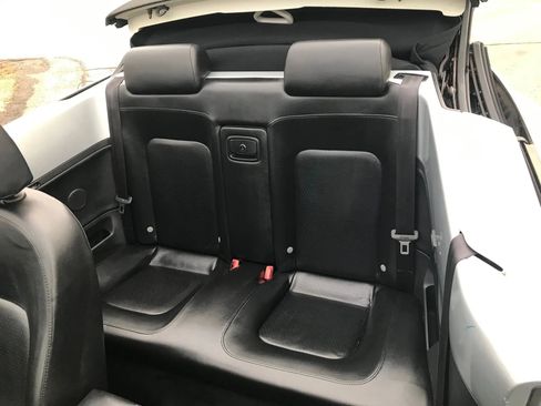 Used 2006 Volkswagen Beetle Convertible w/ Package 1 image 27