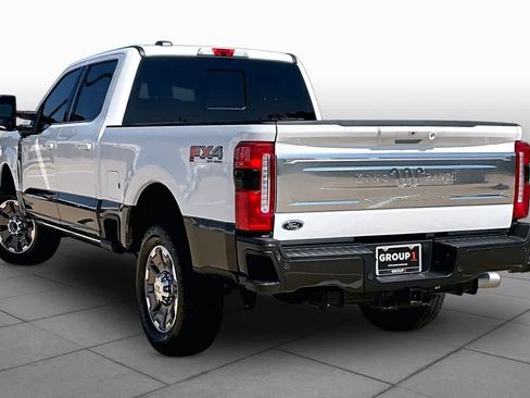 Used 2025 Ford F250 King Ranch w/ FX4 Off-Road Package AWD/4WD image 12