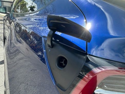 Used 2023 Tesla Model Y Performance image 36