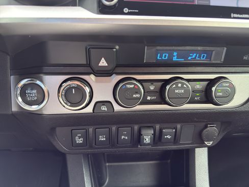 Used 2023 Toyota Tacoma SR5 AWD/4WD image 18