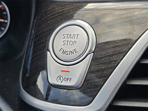 Used 2016 BMW 750i xDrive image 21