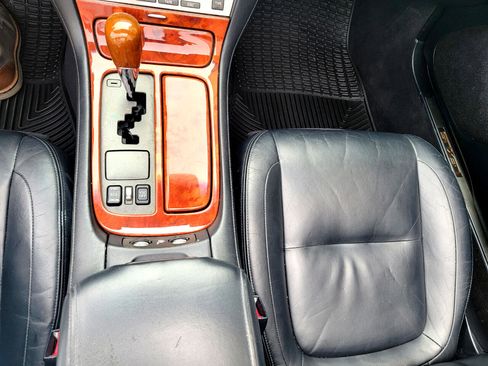 Used 2004 Lexus SC 430 Convertible image 33