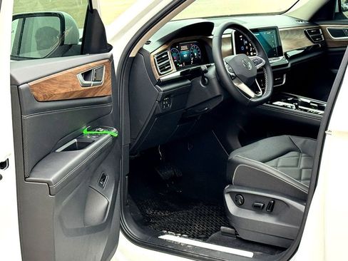 New 2026 Volkswagen Atlas SE FWD image 10