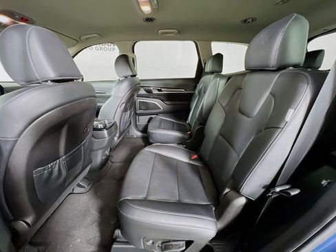Used 2023 Kia Telluride S image 24