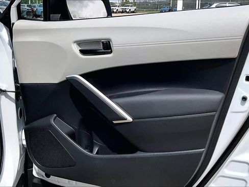 Used 2026 Toyota Corolla Cross L FWD image 20