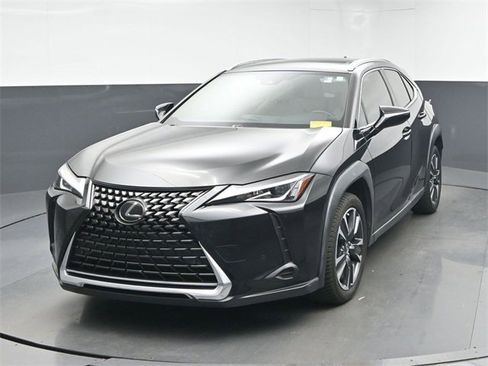 Used 2019 Lexus UX 200 image 3