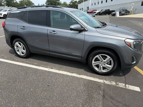 Certified 2020 GMC Terrain SLE w/ Driver Convenience Package AWD/4WD image 2