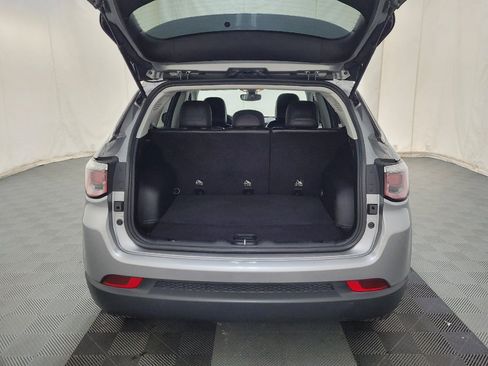 Used 2018 Jeep Compass Latitude w/ Popular Equipment Group AWD/4WD image 29