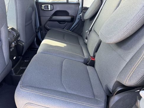 Certified 2025 Jeep Wrangler Sahara AWD/4WD image 13