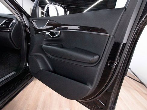 Used 2018 Volvo XC90 T6 Momentum w/ Convenience Package image 22