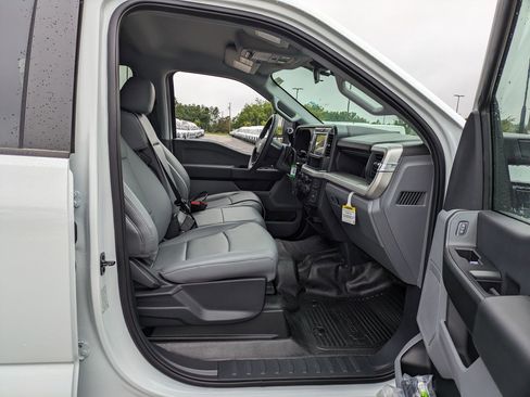 New 2025 Ford F550 4x4 Crew Cab Super Duty w/ XL Chrome Package image 37