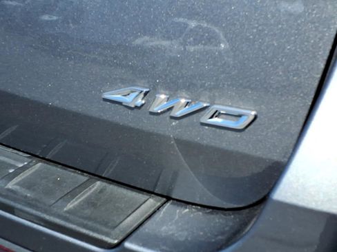 Used 2022 Ford Explorer XLT w/ Equipment Group 202A image 11