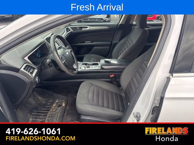 Used 2017 Ford Fusion SE FWD image 13