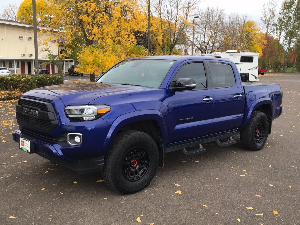 Used 2022 Toyota Tacoma Limited w/ Black Out Package (TMS) AWD/4WD image 14