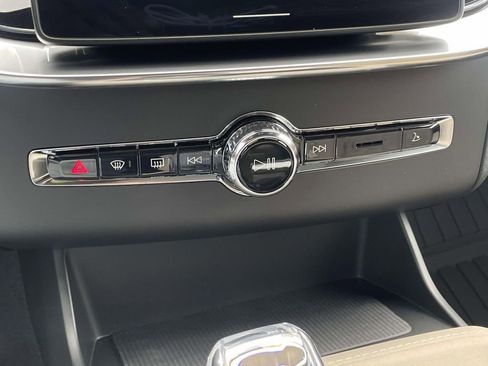 New 2026 Volvo XC90 T8 Plus w/ Protection Package Premier AWD/4WD image 19