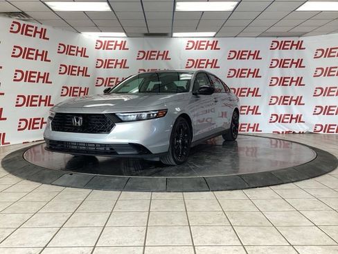 Used 2025 Honda Accord SE image 3