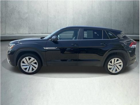 Used 2023 Volkswagen Atlas Cross Sport SE w/ Panoramic Sunroof Package AWD/4WD image 2