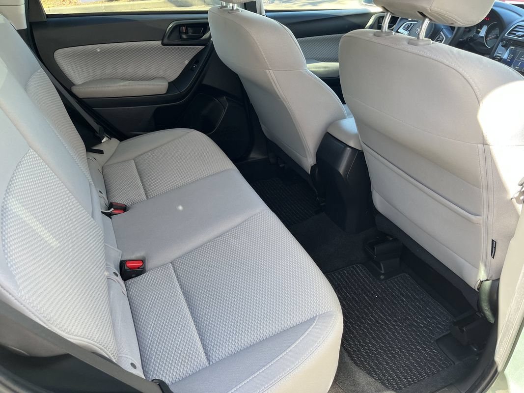 Used 2018 Subaru Forester 2.5i Premium w/ All-Weather Package AWD/4WD image 21