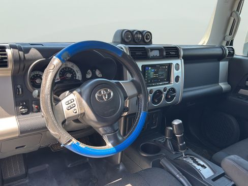 Used 2007 Toyota FJ Cruiser 4WD w/ Upgrade Pkg 1 image 14