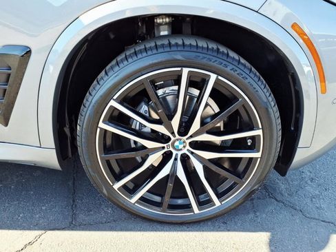 Used 2025 BMW X5 xDrive40i w/ M Sport Package image 9