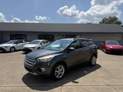 Used 2018 Ford Escape SE AWD/4WD image 3