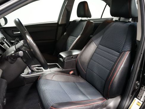 Used 2015 Toyota Camry SE FWD image 6