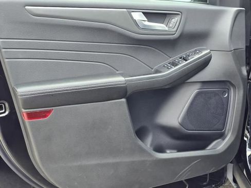 New 2024 Ford Escape SE image 13