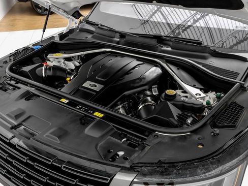 Used 2022 Land Rover Range Rover Long Wheelbase SE image 45