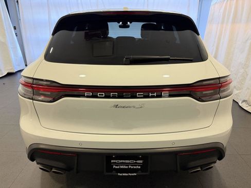 Certified 2023 Porsche Macan S image 8