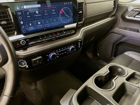 Used 2025 GMC Sierra 1500 SLT image 26