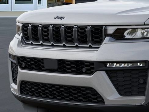 New 2026 Jeep Grand Cherokee L Limited AWD/4WD image 11