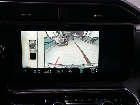 Used 2023 GMC Sierra 1500 Denali AWD/4WD image 18